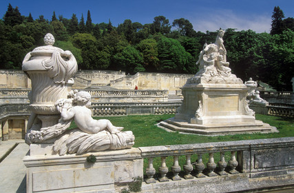 Nîmes