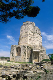 Nîmes