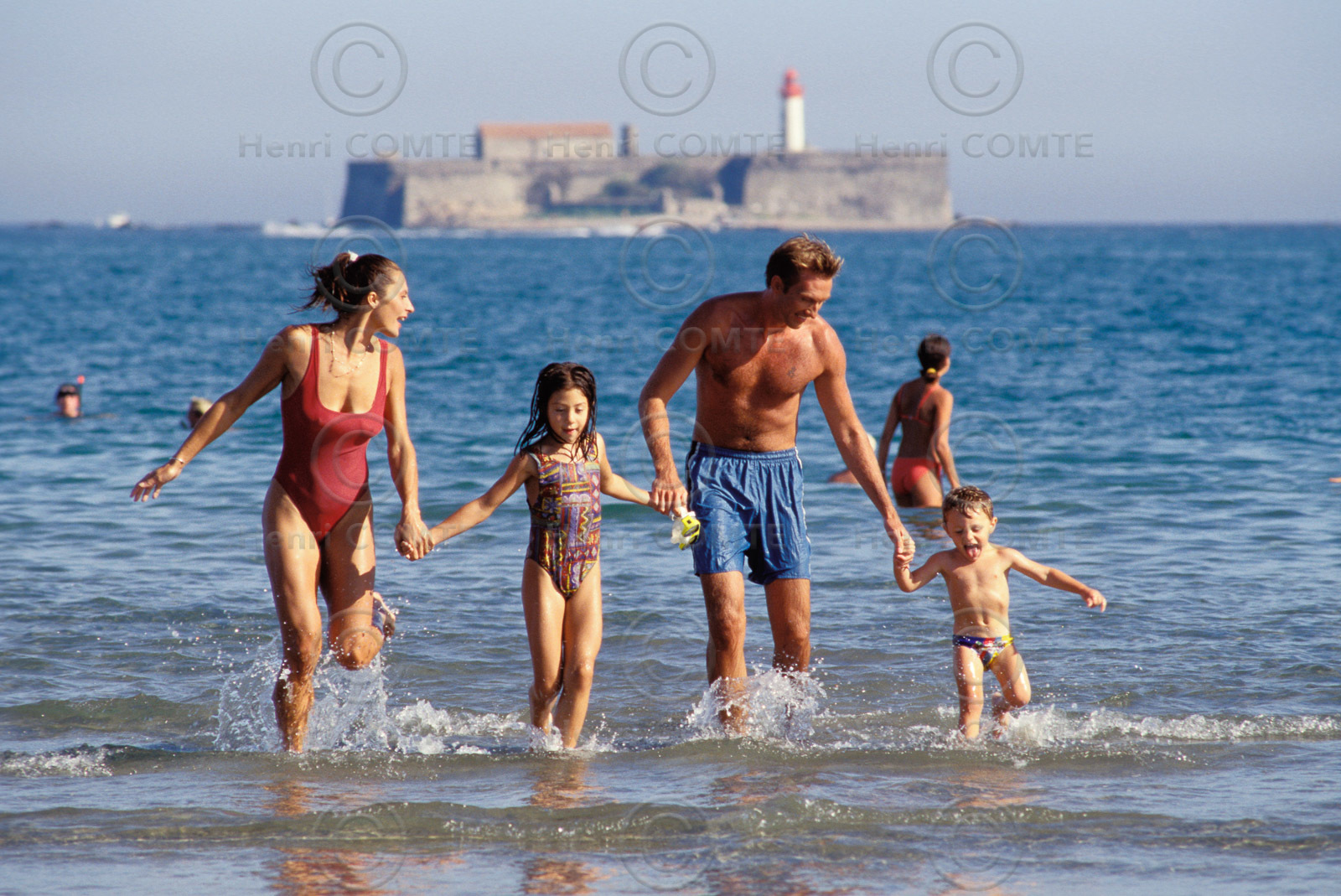 Famille à la plage