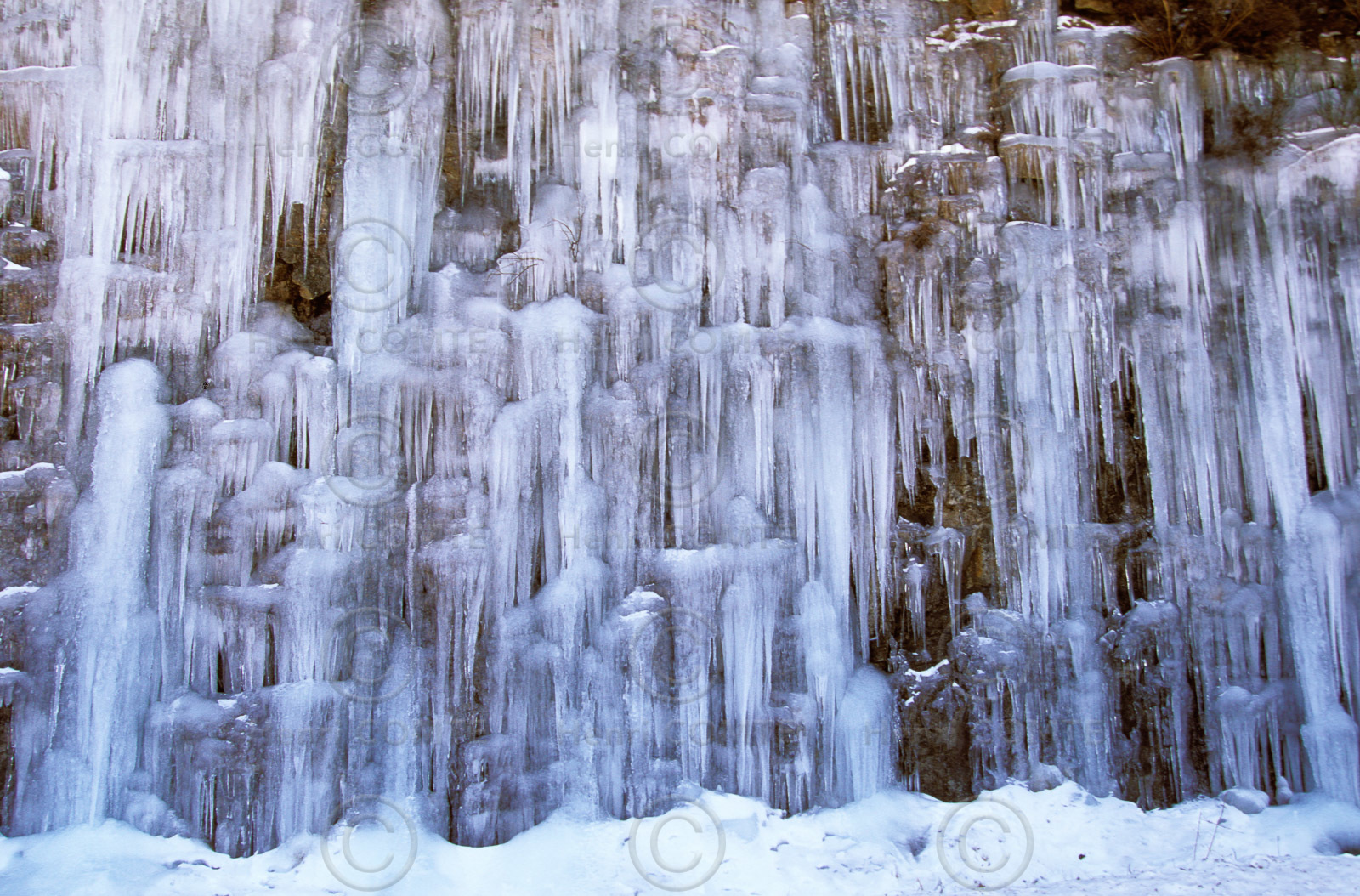 Cascade de glace prés de La Salvetat - Herault