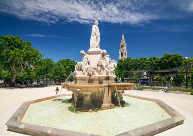 Nîmes