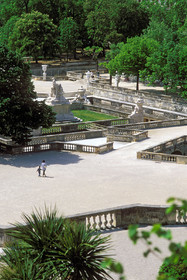 Nîmes