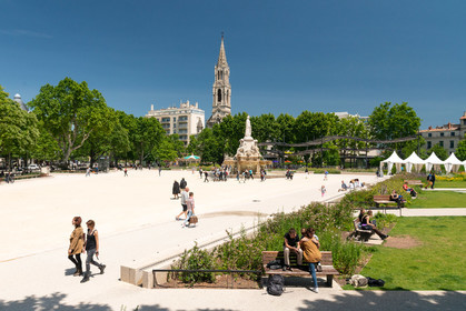 Nîmes