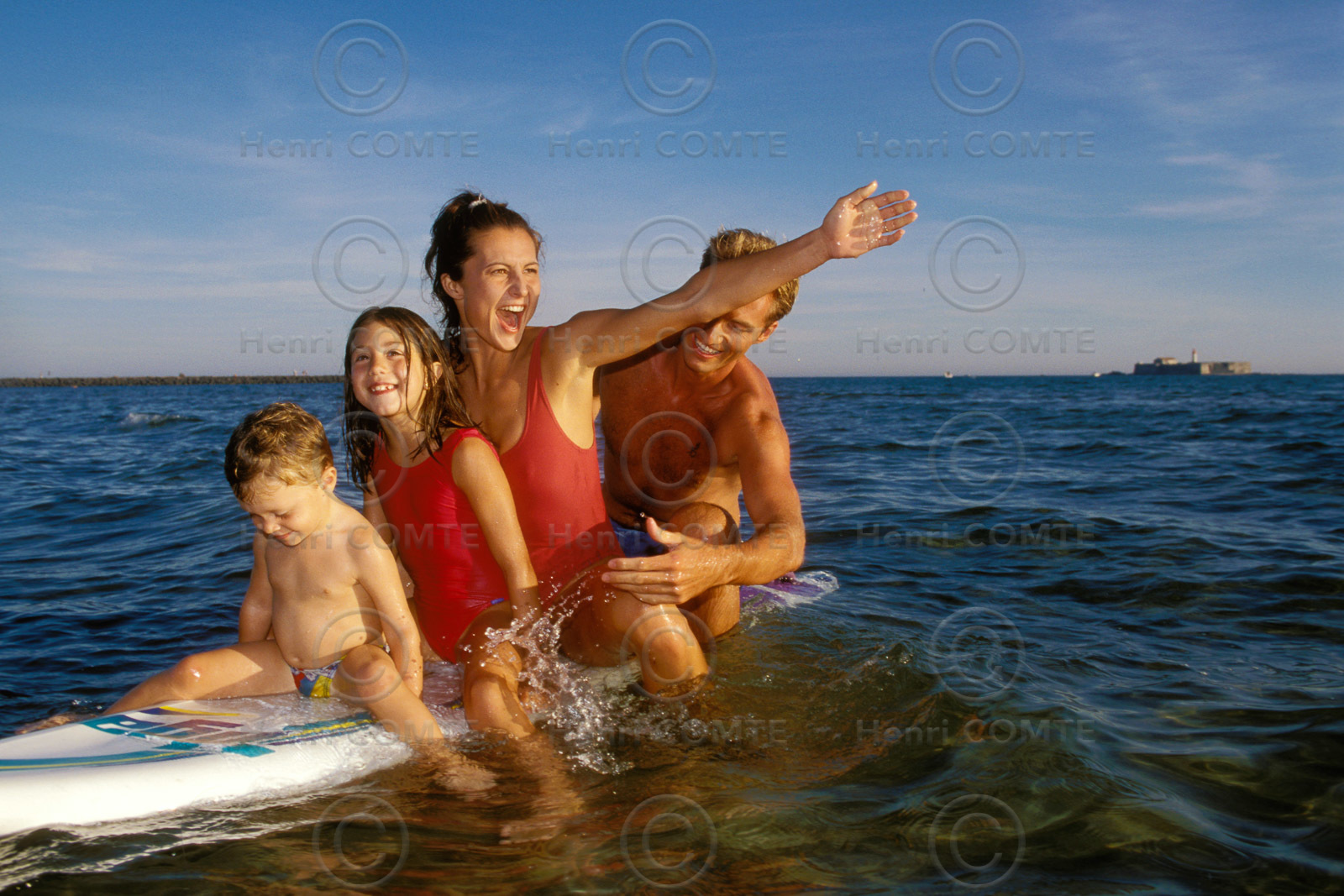 Famille à la plage