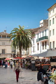 Nîmes